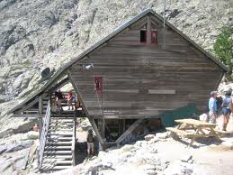 refugio en los pirineos.jpg