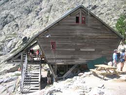 refugio en los pirineos.jpg